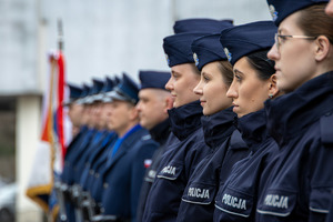 Nowo przyjęci policjanci.