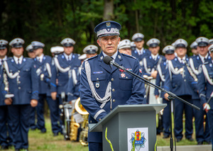 I Zastępca Komendanta Głównego Policji podczas przemówienia.