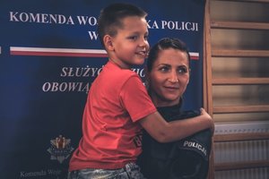 ślubowanie owo przyjętych policjantów.