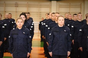 Ślubujący policjanci.