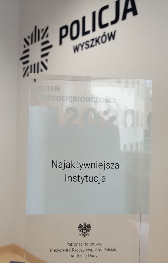 Statuetka &quot;Najaktywniejsza Instytucja&quot;