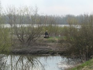 Mazowieccy policjanci na quadach podczas poszukiwań osoby zaginionej