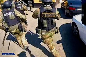 Policjanci CBŚP w trakcie realizacji