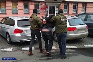 policjanci cbśp, zatrzymany i zabezpieczona broń