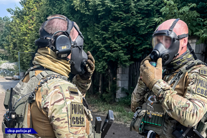 Policjanci CBŚP w trakcie realizacji dotyczącej likwidacji laboratorium