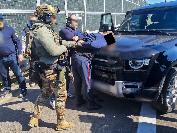 policjanci w trakcie działań