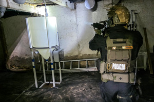 policjanci w trakcie czynności