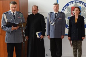 Policjanci podczas uroczystego ślubowania