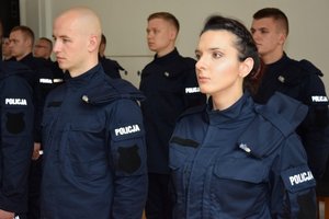 Policjanci podczas uroczystego ślubowania