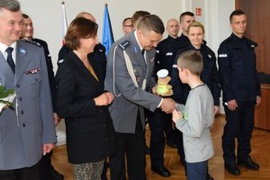 Policjanci podczas uroczystego ślubowania