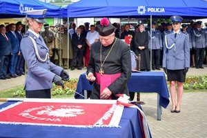 Uroczystość wręczenia sztandaru na Placu Farnym w Rzeszowie