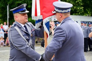 Uroczystość wręczenia sztandaru na Placu Farnym w Rzeszowie