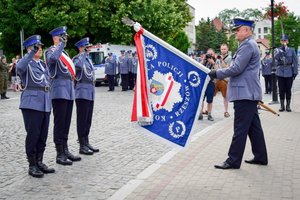 Uroczystość wręczenia sztandaru na Placu Farnym w Rzeszowie