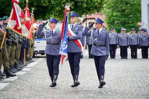 Uroczystość wręczenia sztandaru na Placu Farnym w Rzeszowie