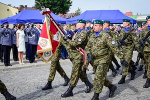 Uroczystość wręczenia sztandaru na Placu Farnym w Rzeszowie