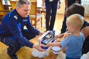 Wizyta 2-letniego Kubusia u Komendanta Wojewódzkiego Policji w Rzeszowie