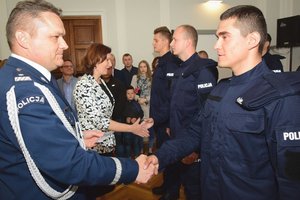 Ślubowanie nowych policjantów w auli Komendy Wojewódzkiej Policji