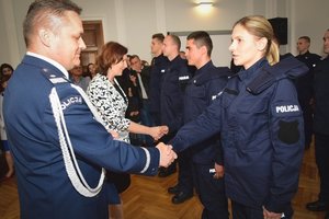 Ślubowanie nowych policjantów w auli Komendy Wojewódzkiej Policji