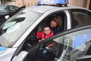 Fabianek i Sebastian podczas odwiedzin w Komendzie Wojewódzkiej Policji w Rzeszowie