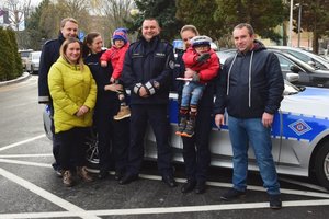 Fabianek i Sebastian podczas odwiedzin w Komendzie Wojewódzkiej Policji w Rzeszowie