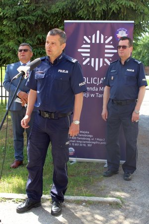 Na zdjęciu uroczystość reaktywacji PP Grębów, na której przemawiał I Zastępca Komendanta Wojewódzkiego Policji w Rzeszowie insp. Zbigniew Sowa.