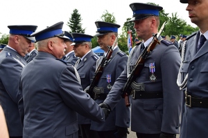 Funkcjonariusze podczas Święta Policji na placu apelowym Oddziału Prewencji Policji.