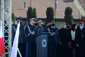 Uroczystość wręczenia sztandaru dla Komendy Powiatowej Policji w Ropczycach