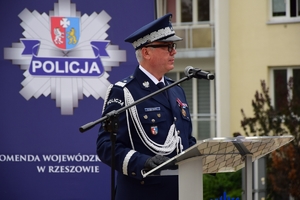 Policjanci podczas obchodów święta policji na Placu Farnym w Rzeszowie.