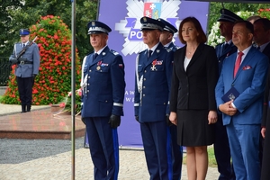 Komendant Główny Policji oraz Komendant Wojewódzki Policji w Rzeszowie z zaproszonymi gośćmi.