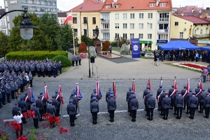 Policjanci podczas obchodów święta policji na Placu Farnym w Rzeszowie.