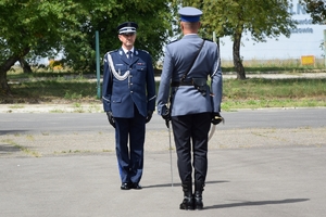 Policjanci podczas uroczystości ślubowania na placu apelowym Oddziału Prewencji Policji w Rzeszowie.