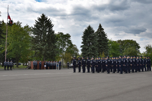 Policjanci podczas uroczystości ślubowania na placu apelowym Oddziału Prewencji Policji w Rzeszowie.