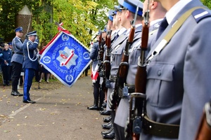 Odsłonięcie tablicy upamiętniającej funkcjonariuszy Policji Państwowej w Kalwarii Pacławskiej