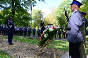 Odsłonięcie tablicy upamiętniającej funkcjonariuszy Policji Państwowej w Kalwarii Pacławskiej