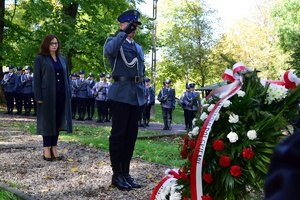 Odsłonięcie tablicy upamiętniającej funkcjonariuszy Policji Państwowej w Kalwarii Pacławskiej