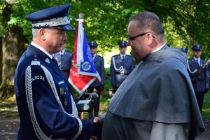 Odsłonięcie tablicy upamiętniającej funkcjonariuszy Policji Państwowej w Kalwarii Pacławskiej