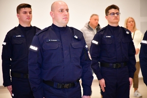 Policjanci podczas ślubowania w auli Oddziału Prewencji Policji w Rzeszowie