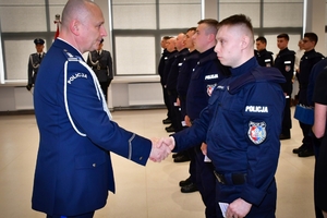 Policjanci podczas ślubowania w auli Oddziału Prewencji Policji w Rzeszowie