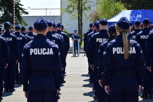 78 nowo przyjętych policjantów ślubowało w siedzibie OPP na Zaczerniu