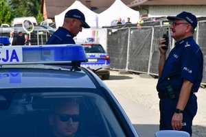 Policjanci podczas zabezpieczenia uroczystości beatyfikacyjnych w Markowej.