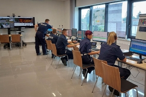 Policjanci podczas zabezpieczenia uroczystości beatyfikacyjnych w Markowej.