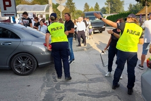 Policjanci podczas zabezpieczenia uroczystości beatyfikacyjnych w Markowej.