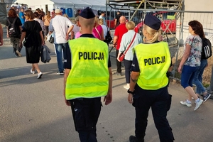 Policjanci podczas zabezpieczenia uroczystości beatyfikacyjnych w Markowej.