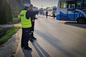 Policjanci podczas zabezpieczenia uroczystości beatyfikacyjnych w Markowej.