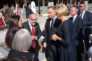 Policjanci podczas zabezpieczenia uroczystości beatyfikacyjnych w Markowej.