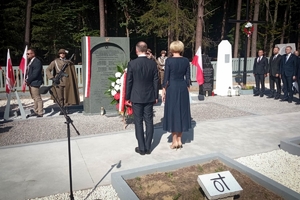 Policjanci podczas zabezpieczenia uroczystości beatyfikacyjnych w Markowej.