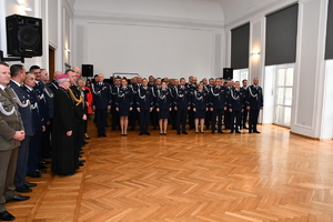 Nadinspektor Dariusz Matusiak pożegnał się ze sztandarem Podkarpackiej Policji. Jego obowiązki powierzono inspektorowi Jarosławowi Tokarczykowi