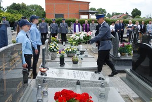 Uroczysta zbiórka z okazji poświęcenia nagrobka tragicznie zmarłego policjanta Policji Państwowej post. Jana Stachelskiego