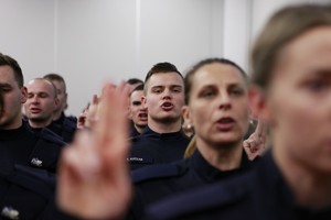 ślubujący policjanci