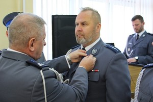 Policjanci z Oddziału Prewencji Policji w Poznaniu podczas uroczystej zbiórki